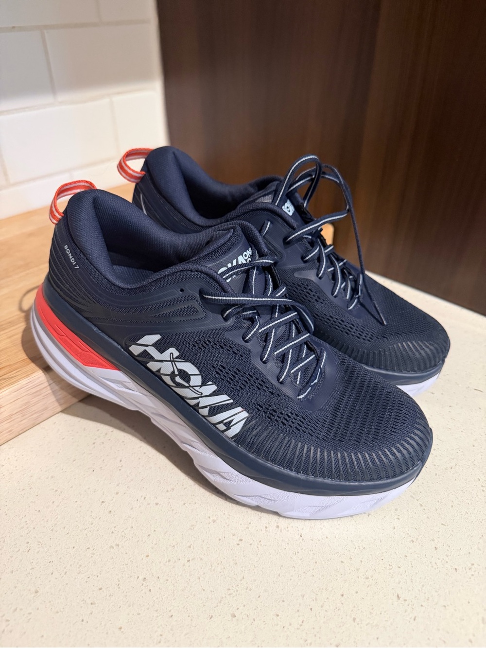 Hoka Women's Bondi 7 Size 9 - Picture 2 of 13